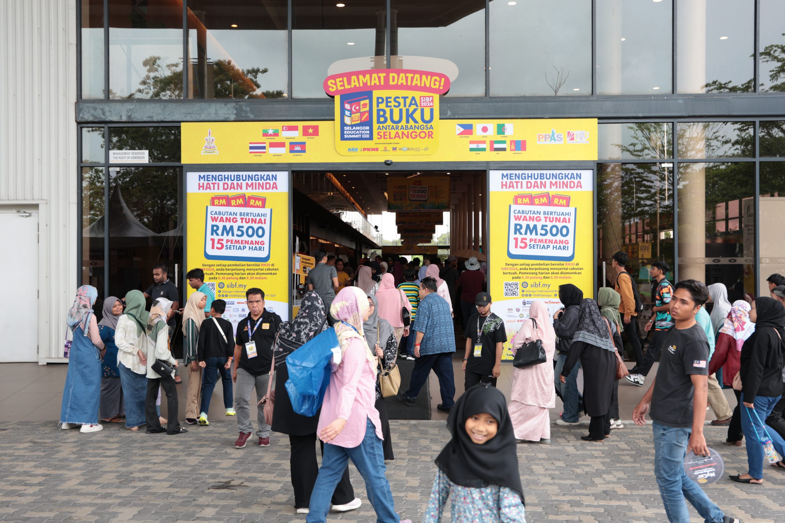 SIBF 2024 Crowd Scene 1